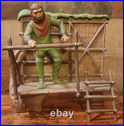 1974 PLANET OF THE APES Original ADDAR CAESAR FACTORY BUILT MODEL DISPLAY