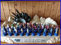LOT 39 Vintage 2001 Planet of the Apes Pepsi Bottle Cap Figure with Stage G34660