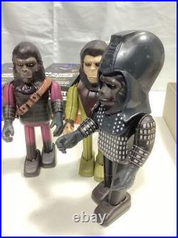 LOT 3 Vintage Planet of the Apes Tin Wind Up Toy Action Figure Set G34659
