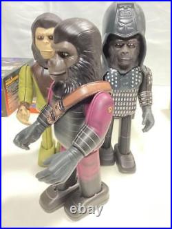 LOT 3 Vintage Planet of the Apes Tin Wind Up Toy Action Figure Set G34659