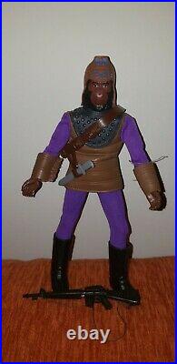MEGO PLANET OF THE APES GENERAL URKO 1974 8 FIGURE- complete read below