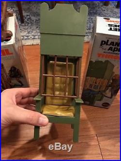 Mego Planet of the Apes mib lot (jail throne battering Ram 2 figures)1960s POTA