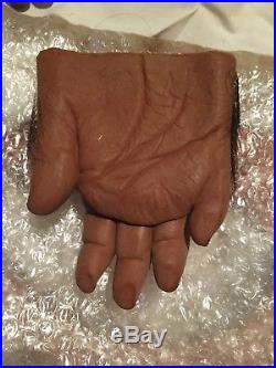 ORIGINAL 2001 Planet of the Apes ULTRA RARE Chimp full hands, fingers THUMBS