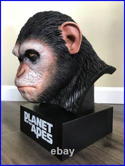 PLANET OF THE APES CAESER'S WARRIOR COLLECTION BLURAY BOX SET With STATUE NEW