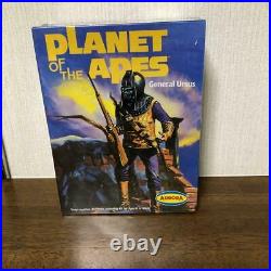 PLANET OF THE APES snap together model kits 4 bodies