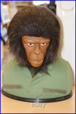 Planet of the Apes DVD Ultimate Collection with Caesar Storage Bust LOOK