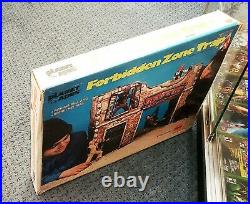 VINTAGE 1967 MEGO Planet Of The Apes Forbidden Zone Trap Playset with Box WOW