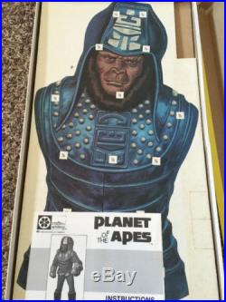 Vintage 1975 MILTON BRADLEY PLANET OF THE APES 3- Dimensional Wall Plaque
