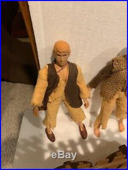Vintage Huge Lot Of Mego Planet Of The Apes Figures & Some Accessories Wagon